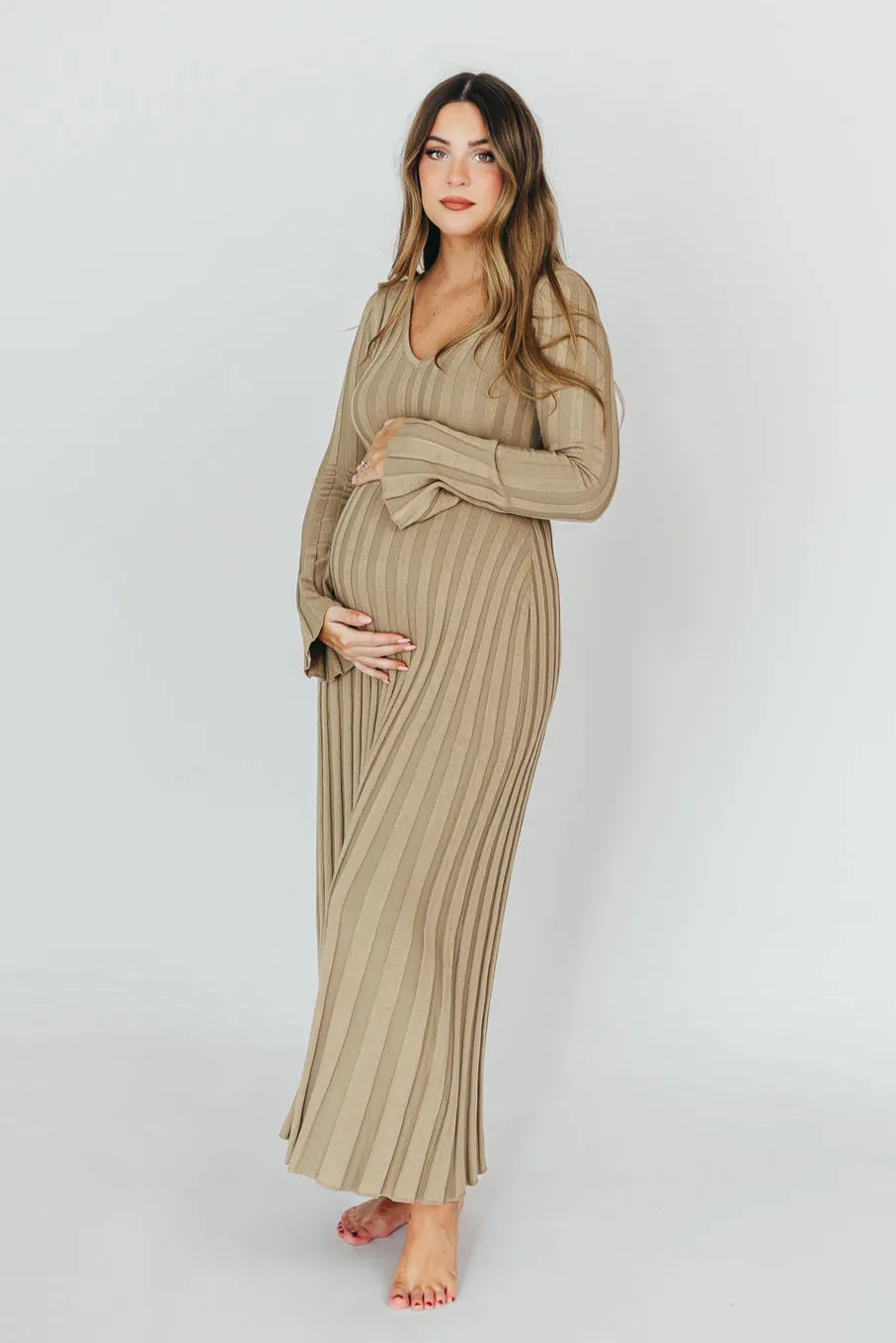 Hadley Long Sleeve V-Neck Knit Maxi Dress in Dune
