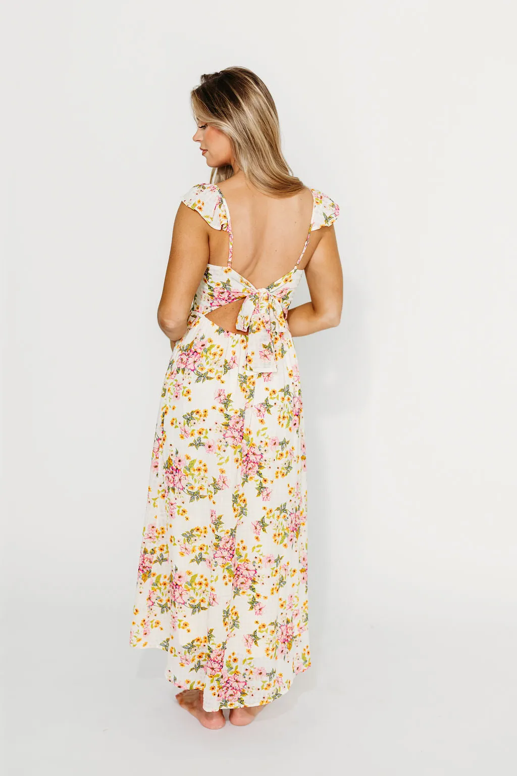 Jada Floral Flutter Sleeve Open Back Midi Dress in Natural/Dusty Pink
