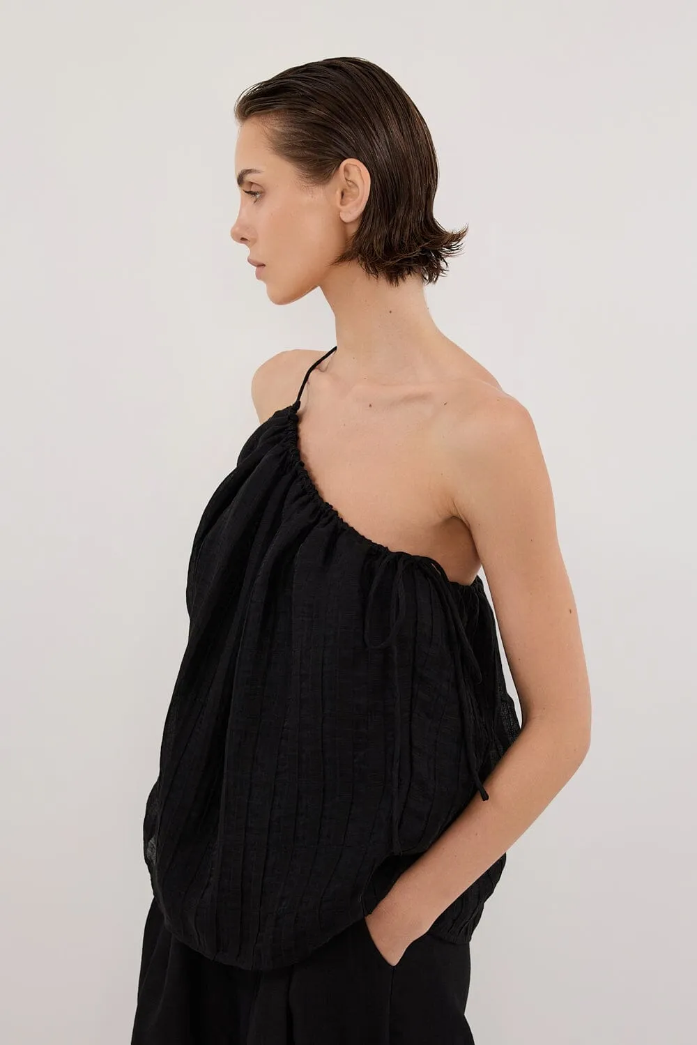 TAHITI BLACK ONE SHOULDER TOP