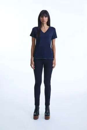 V-neck Navy T-shirt